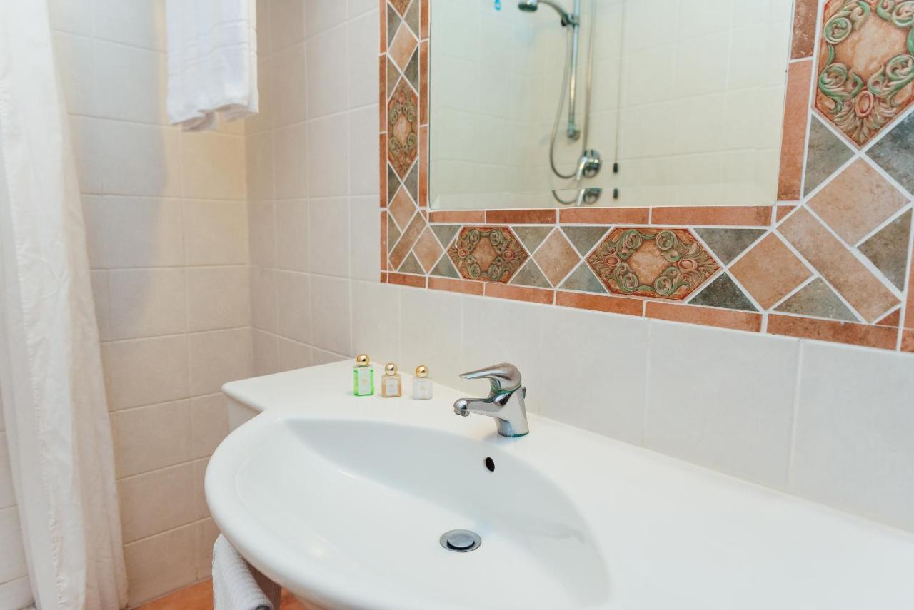 Hotel Montana SantʼAgata sui Due Golfi Екстериор снимка
