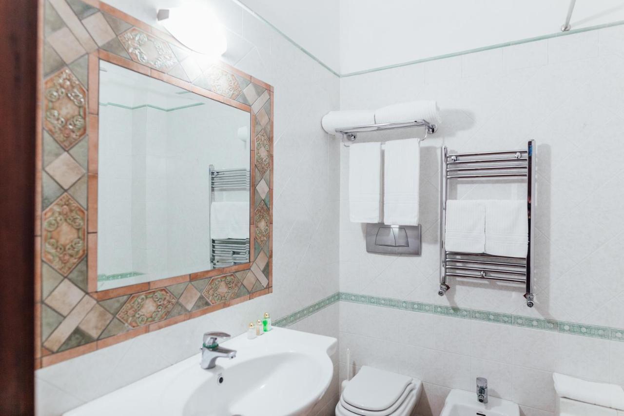 Hotel Montana SantʼAgata sui Due Golfi Екстериор снимка